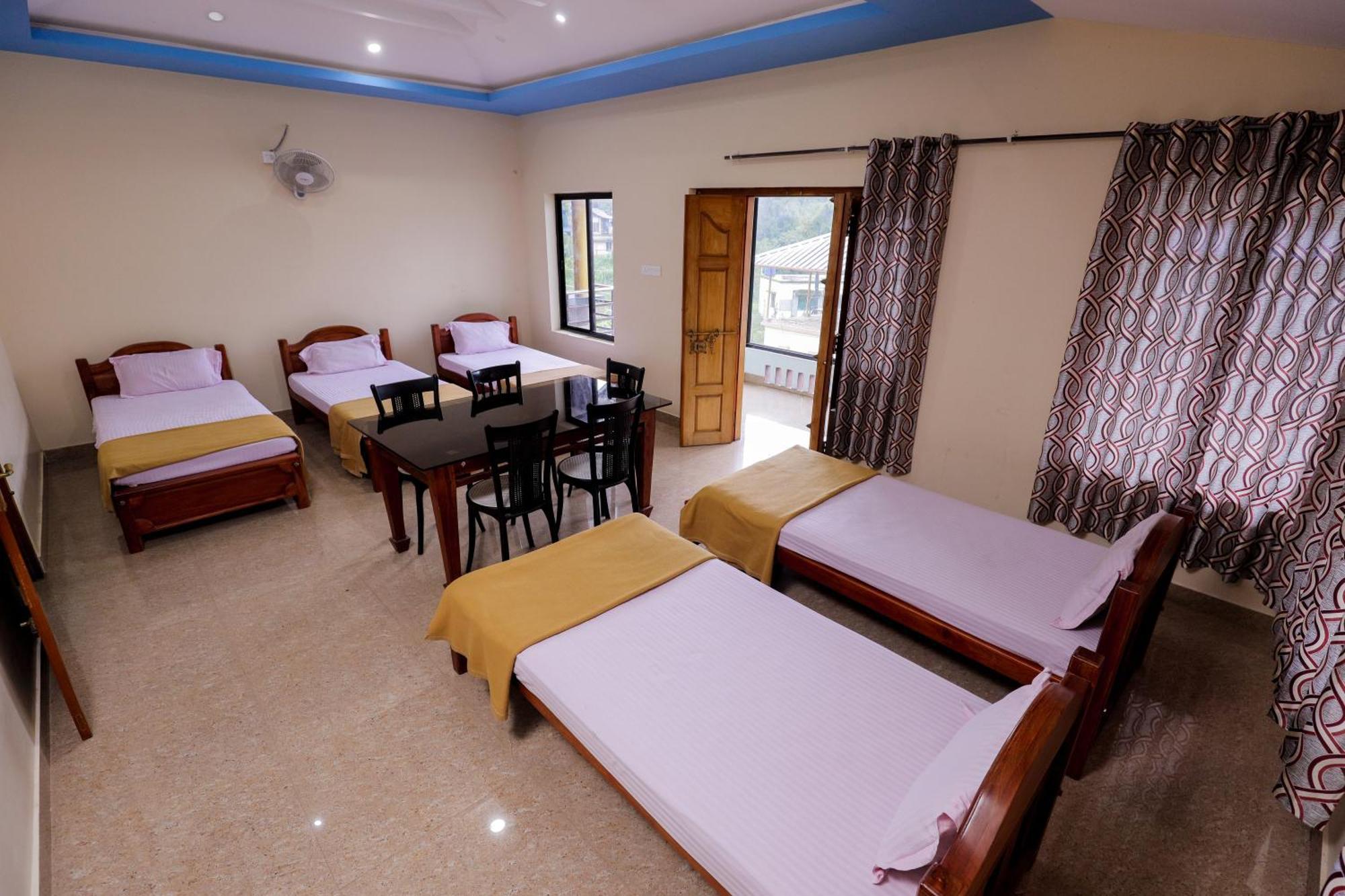 Sky Blue Homestay With Pool Vythiri Exterior photo