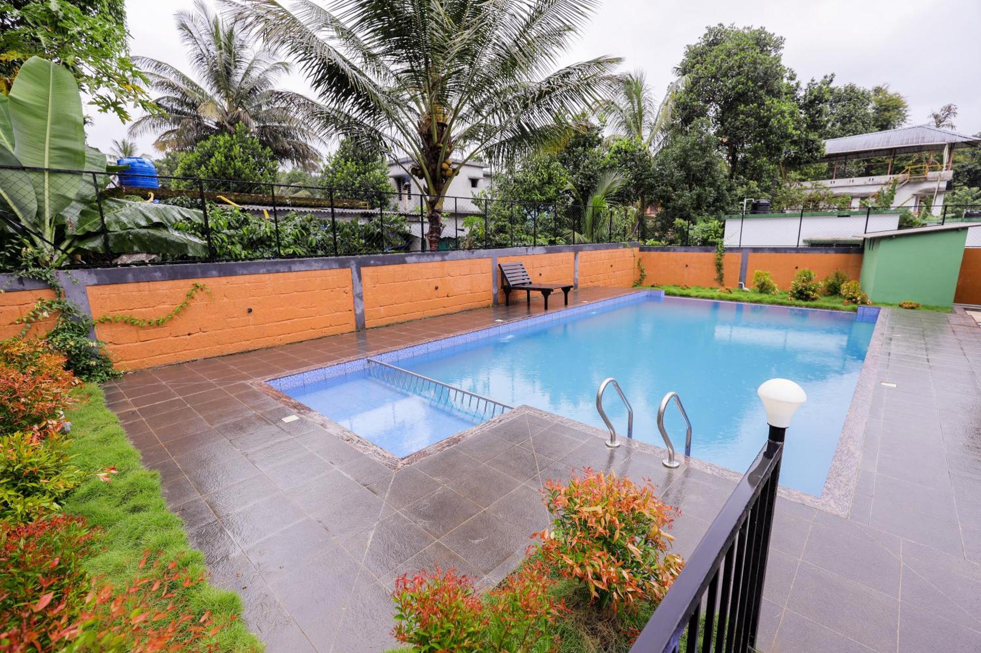 Sky Blue Homestay With Pool Vythiri Exterior photo