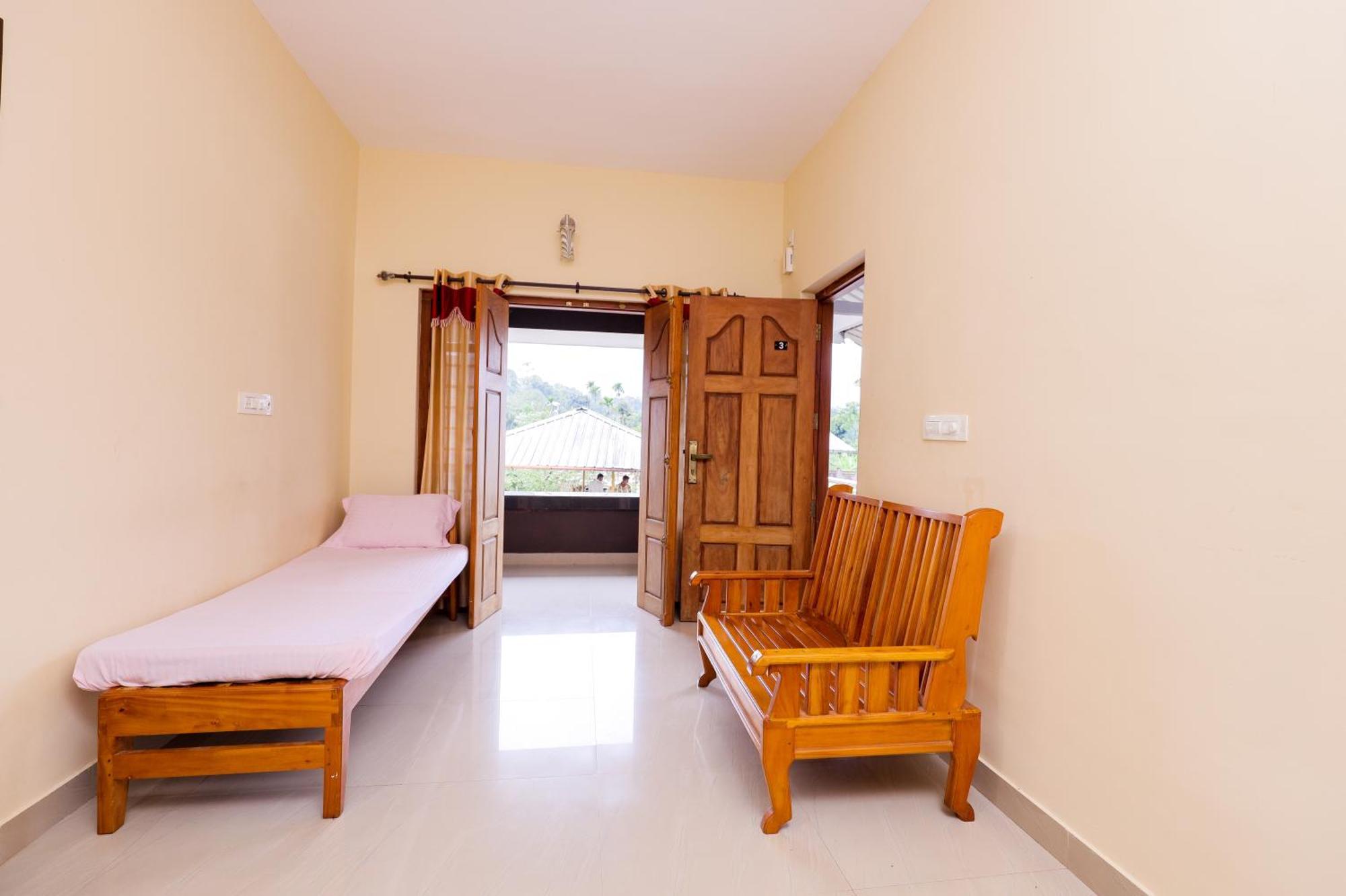 Sky Blue Homestay With Pool Vythiri Exterior photo